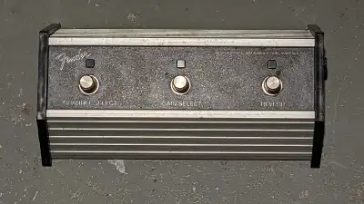 REDUCED PRICE! Fender 3 button foot switch, View more