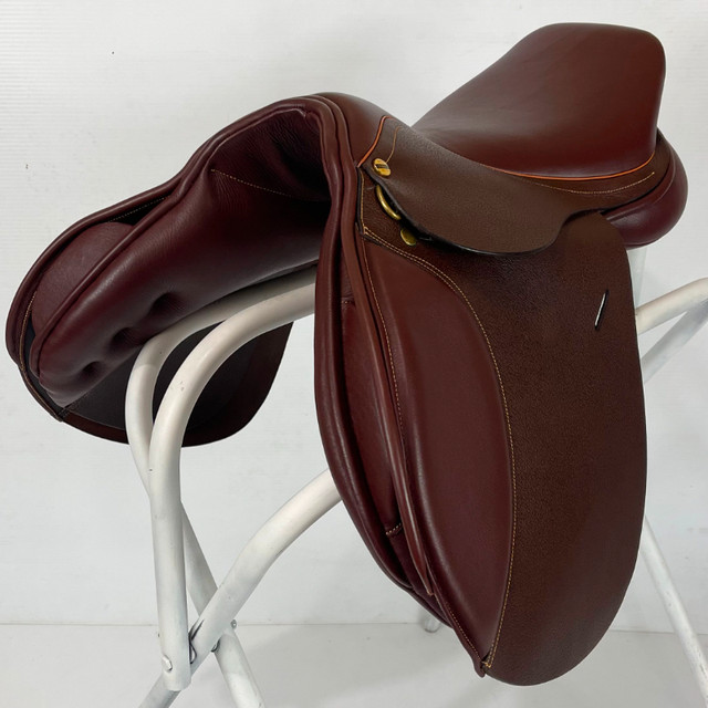 New 17 1/2" HDR Advantage Close Contact Saddle in Equestrian & Livestock Accessories in Kamloops - Image 2