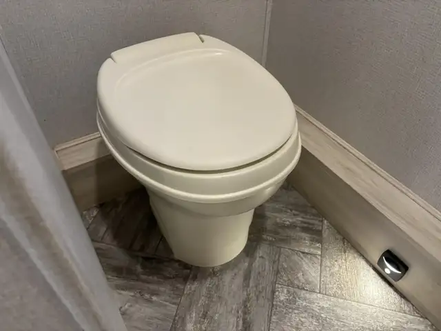 2022 Forest River Forester 2441DS  Motorhome in RVs & Motorhomes in Kelowna - Image 11