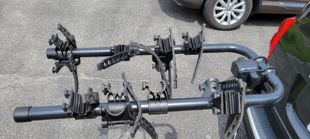 Hitch bike rack for 4 bicycles for 2 inch or 1  1/4 hitch in Other in Ottawa