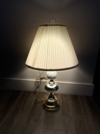 Vintage white touch lamp 