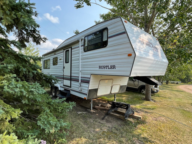 1998 Travelaire Rustler Fifth Wheel Trailer in Travel Trailers & Campers in Strathcona County