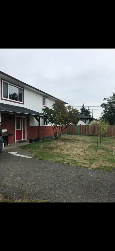 3 Bed / 1 Bath, Pet Friendly, Upstairs Suite – Downtown Langford Bright and sunny 3-bedroom, 1-bathr...