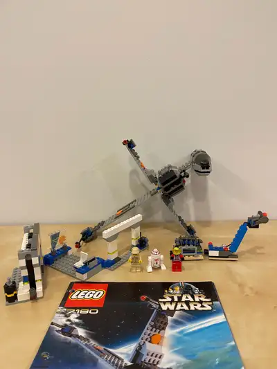 Lego 7180 Star Wars B-Wing at Rebel Control Centre, View more