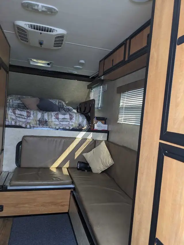 Campeur Porté 2016 Camp Lite 8.5 TC boîte 6.5 pi et camion ford in RVs & Motorhomes in Saguenay - Image 4