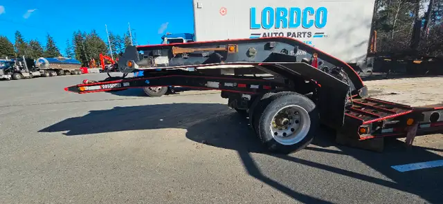 2008 Kline, double drop, paving style lowbed in Heavy Equipment in Nanaimo - Image 7