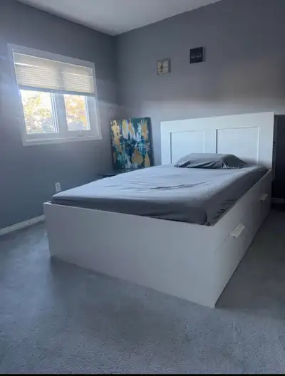 Rent: $980/month – everything included Ideal for a female student or working professional looking fo...