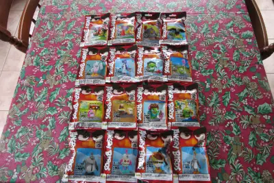 Angry Birds Edukie Complete Set of 16 Minifigures, View more