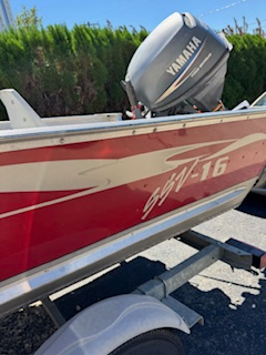 This 2003 Lund SSV-16 is a reliable, used aluminum fishing boat paired with a dependable 2003 Yamaha...