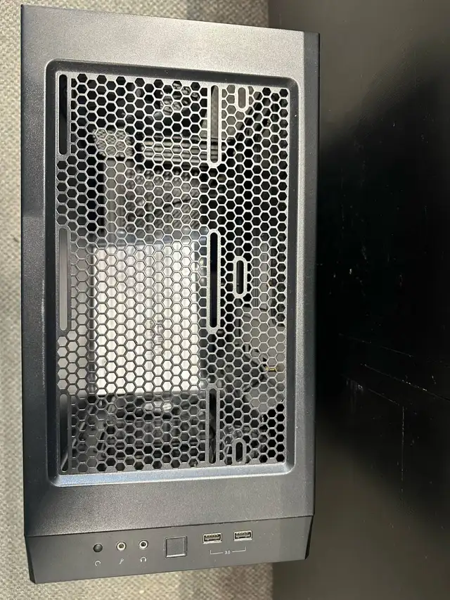 Meshify C Computer Case in Desktop Computers in Windsor Region - Image 5