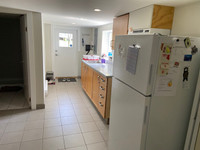 Dunbar Street room for female student AVAIL MAY 1