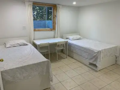 LARGE ROOM FOR RENT NEAR HUMBER NORHT: KIPLING & WESTHUMBER!!