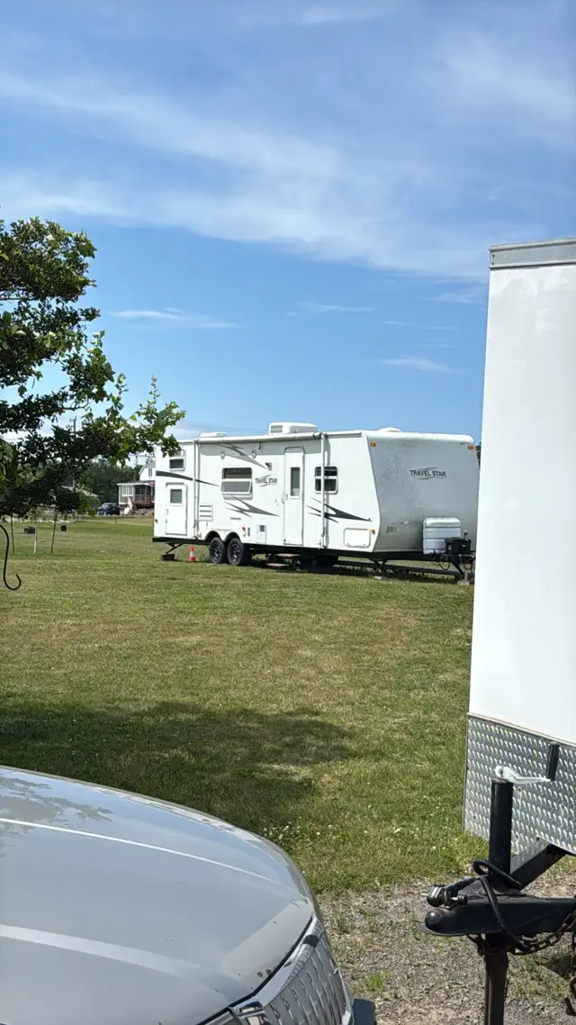 32 ft Camper for Rent on Waterfront Property in New Brunswick in Canada - Image 9
