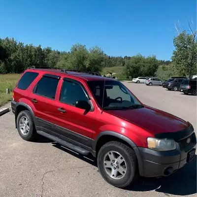 2005 Ford Escape XLT V6 | Special – Low Cost SUV/Truck Selling 2005 Ford Escape XLT V6 4-door. Runs...