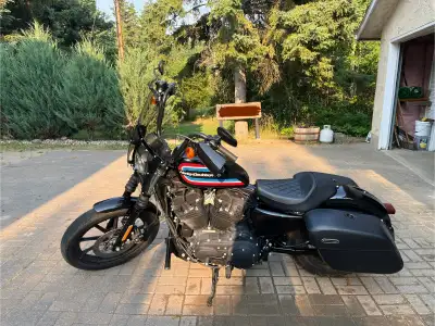 8441 km, have added a windshield, saddlebags, crash bar and also have passenger pegs that I didn’t g...