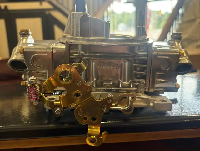 Holley 750cfm Carburetor 0-3310S in Engine & Engine Parts in Sault Ste. Marie - Image 4