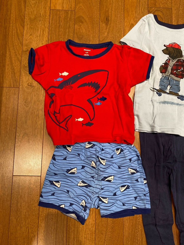 Lot de 4 pyjamas 4-5 ans garçon  dans Vêtements - 5T  à Laval/Rive Nord - Image 2