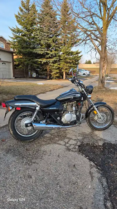 Kawasaki eliminator 125cc , amazing small cruiser bike, ideal for novices riders and it's super econ...