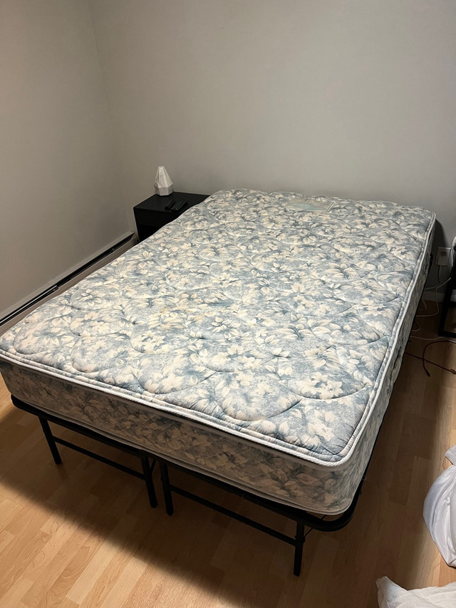 Double Bed and Compactible Frame in Beds & Mattresses in Saskatoon