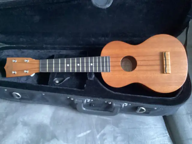 Ukulele Kiwaya KS-1 Soprano in Guitars in Sherbrooke - Image 3