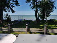 Cottage for Rental by Lake Simcoe