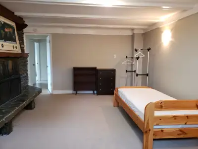 Room for Rent (Uvic and Downtown direct bus) One room is opening up for rent in a three-bedroom suit...