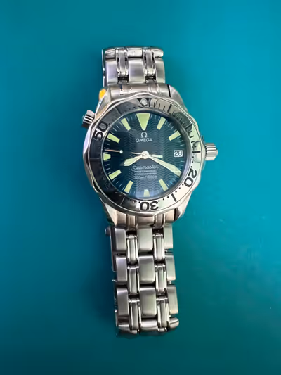 Omega Seamaster Professional Diver 300m Chronometer Watch Watch has been professionally cleaned and...