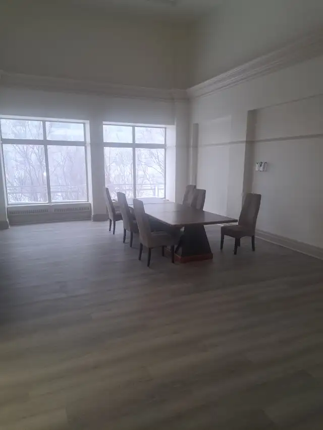 PRIVATE ROOM IN LUXURY CONDO FREE SWIMMING POOL GYM INTERNET in Short Term Rentals in City of Toronto - Image 8