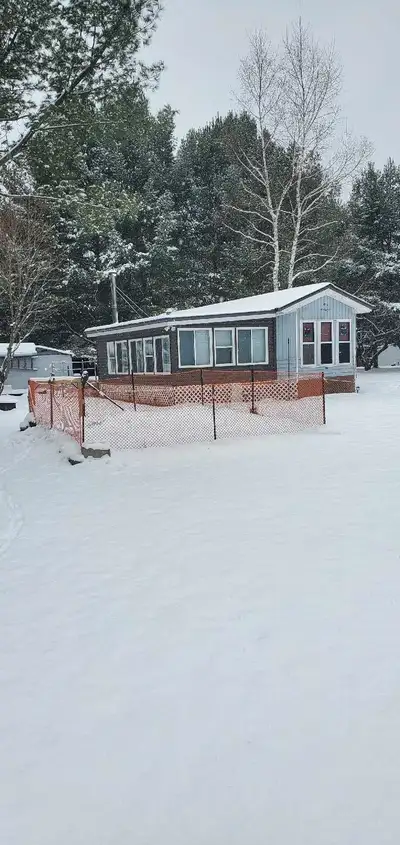 Brackenridge40'x12' trailer and Room,deck.to be moved.All in excellent condition.deck and Room only...