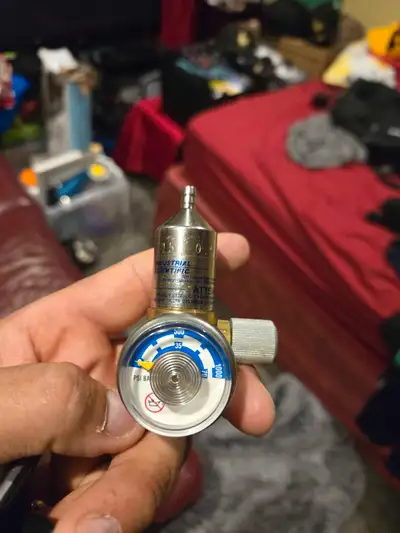 FREE DELIVERY!! Fixed Flow Calibration Gas Regulator 715 $250, View more