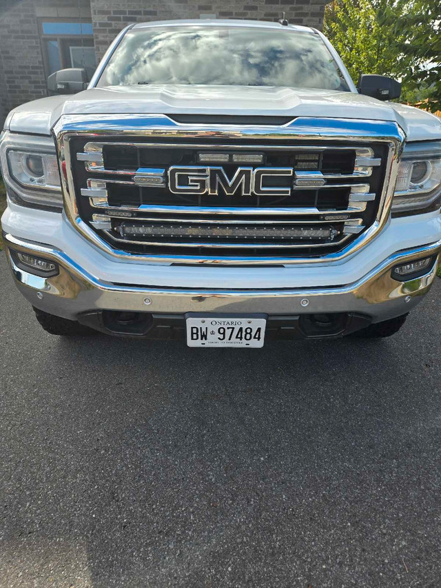2018 GMC Sierra SLT in Cars & Trucks in Ottawa - Image 2