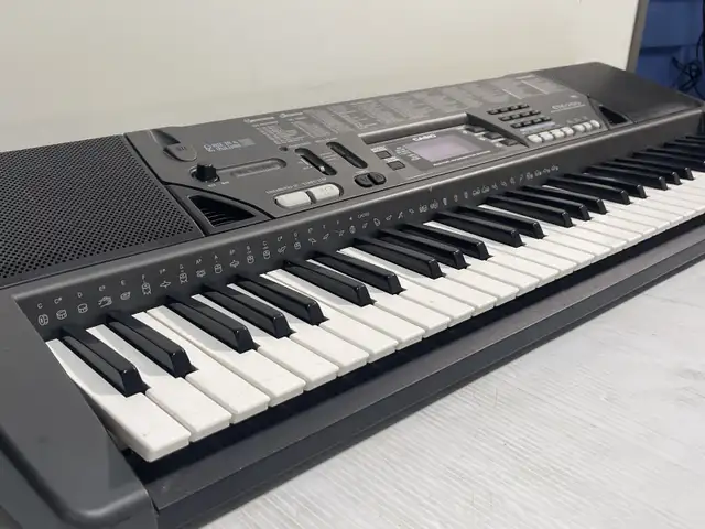 Casio CTK-700 Keyboard in Pianos & Keyboards in City of Montréal - Image 4