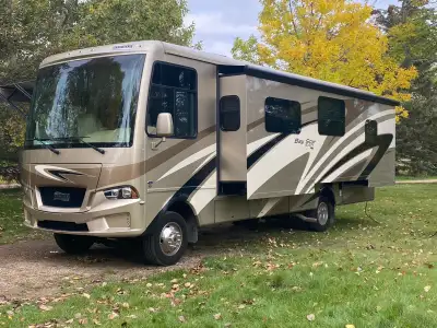 2021 newmar baystar 3008 motorhome V8 gas engine 2 slides good condition