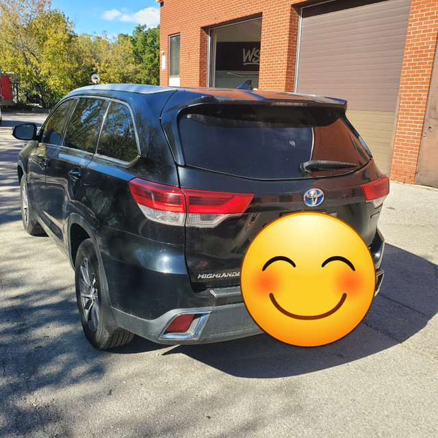 Toyota highlander 2018 in Cars & Trucks in City of Toronto - Image 2
