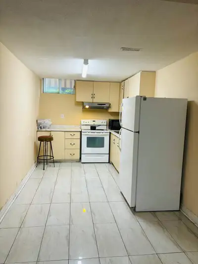 Space for  1 boy in sharing  2 bedroom basement