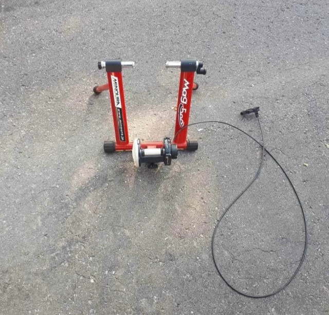 Minoura Magtrainer 500 with handlebar remote in Other in Kingston - Image 4