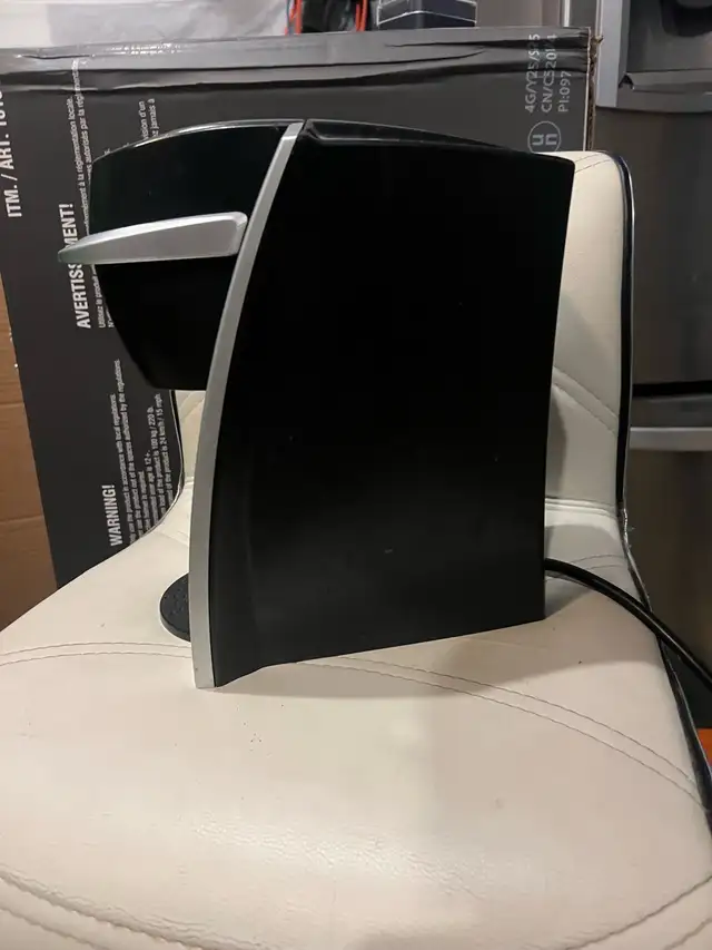 Keurig K130 In-Room Brewing System B130 in Coffee Makers in Brantford - Image 4