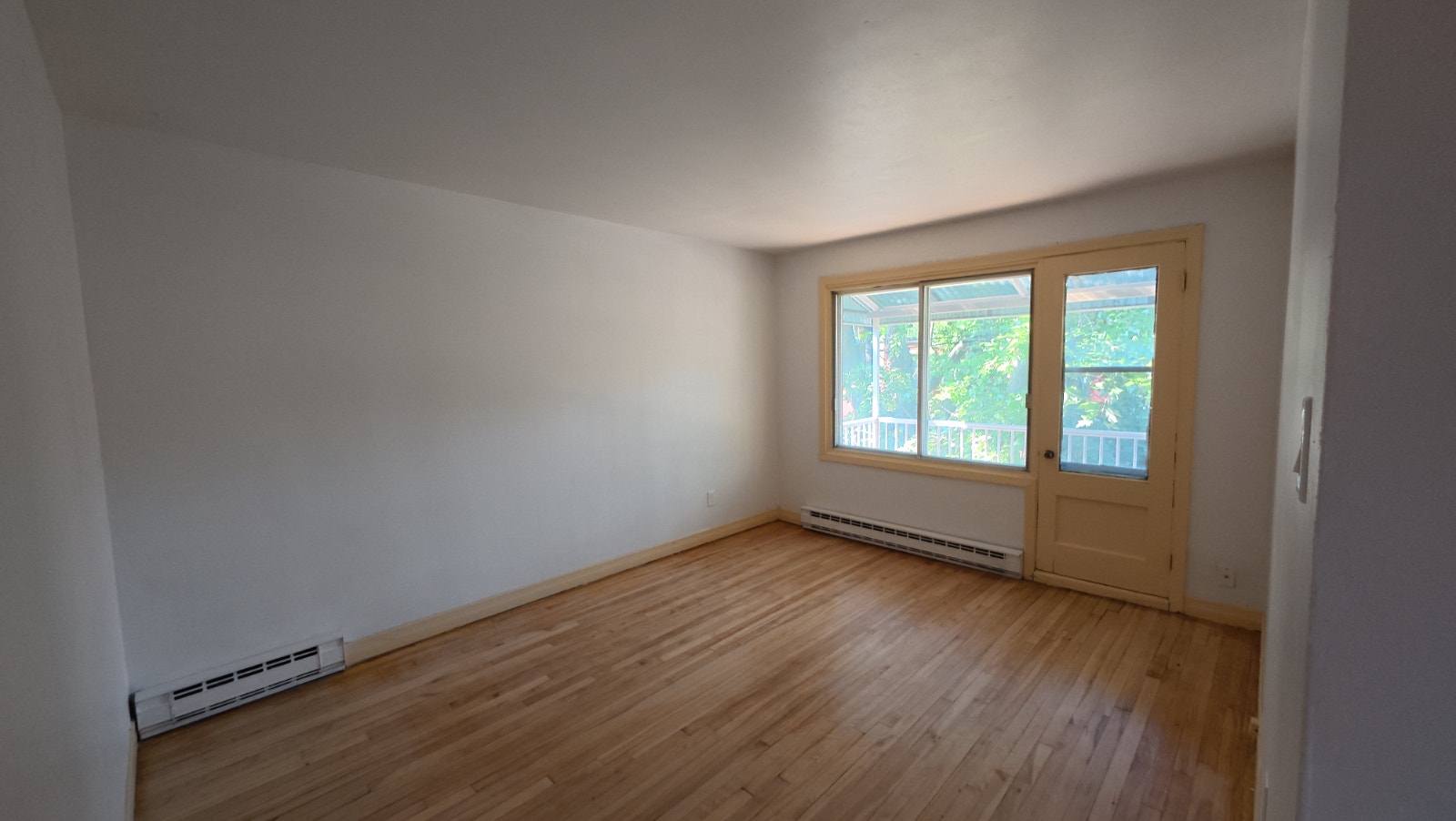 4½ à louer — Ahuntsic — 1400$/mois — Disponible immédiatement — photo 2