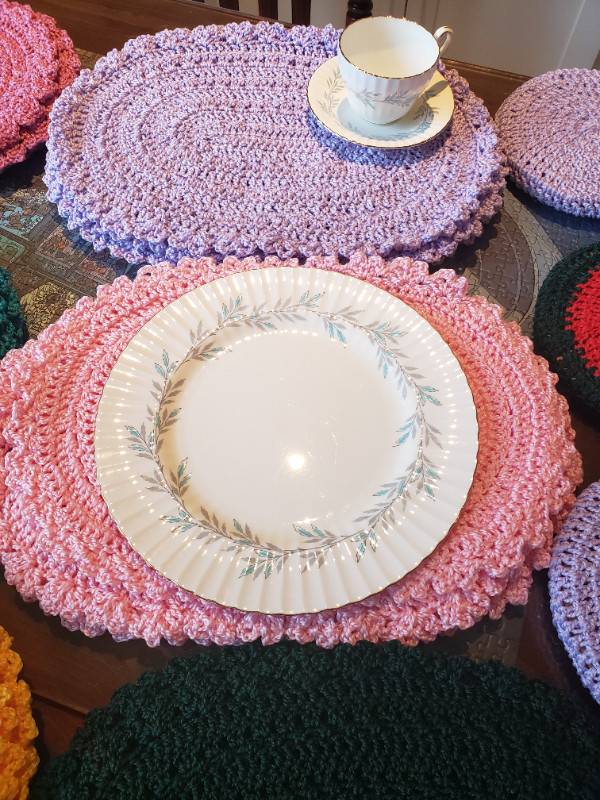 4 Crochet Placemats and 2 Hot Plates Sets in Kitchen & Dining Wares in Kingston