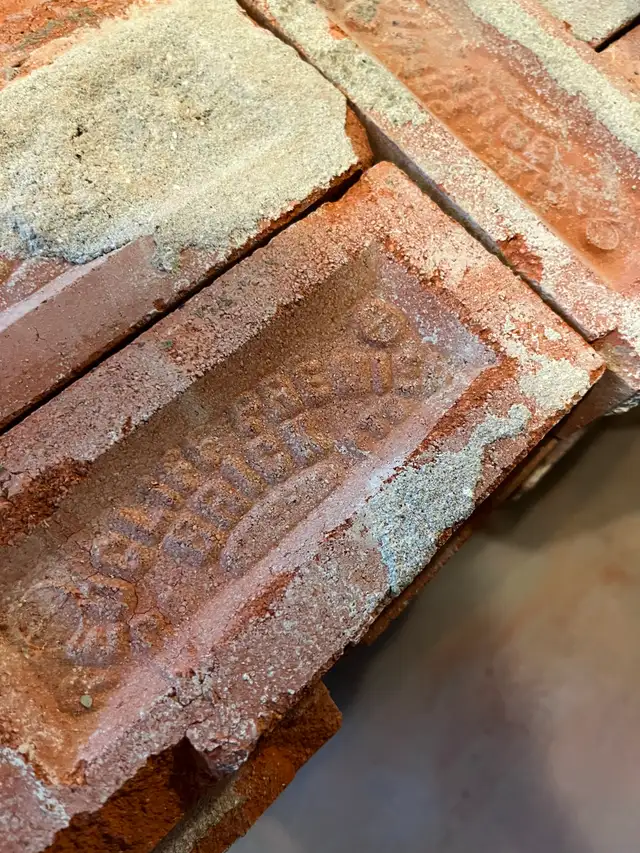 Reclaimed Vintage Red Clay Bricks - Redcliff Premier Brick Co Lt