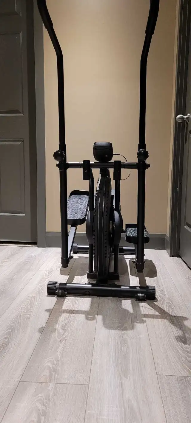 Elliptique Cardio Style ET 100 in Exercise Equipment in Longueuil / South Shore - Image 4