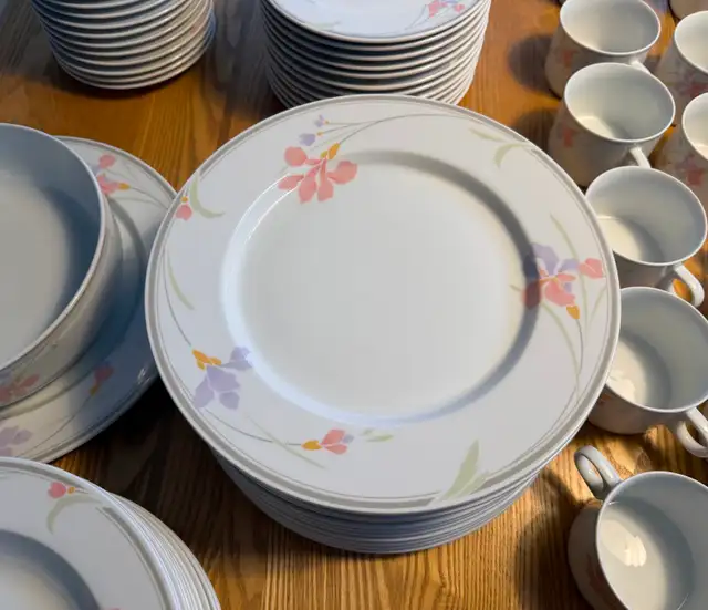 Studio Nova Dinnerware Set for 12420216634878863361