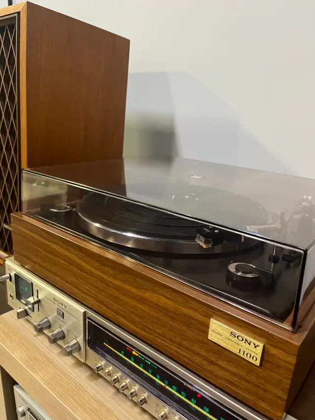 Vintage Sony Turntable in Stereo Systems & Home Theatre in City of Toronto - Image 4