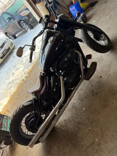 2005 Suzuki boulevard v800 c50 runs and drives great 34656km has Vance & Hines exhaust bike will req...