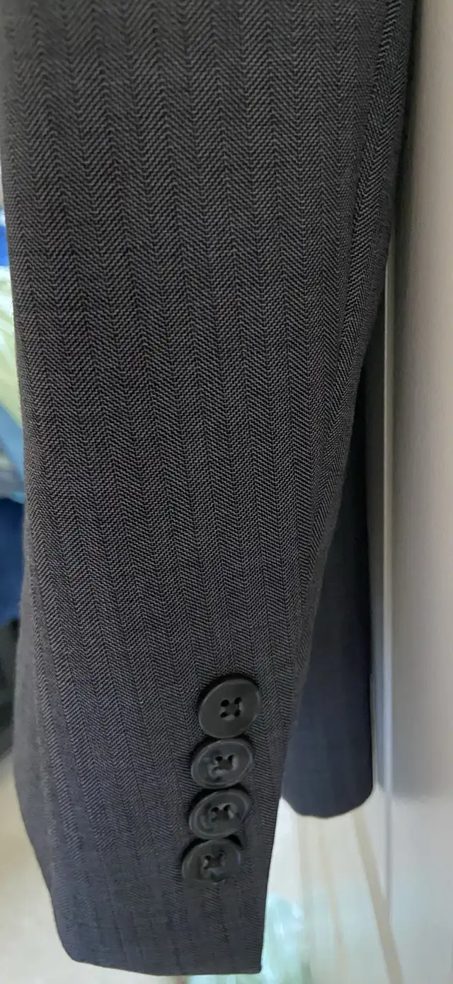 Men’s Calvin Klein Suit Jacket - Grey Tweed Herringbone in Men's in Calgary - Image 5