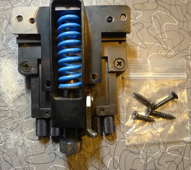 Steinberger R-Trem Tremolo 80's Original Vintage in Guitars in City of Toronto - Image 4