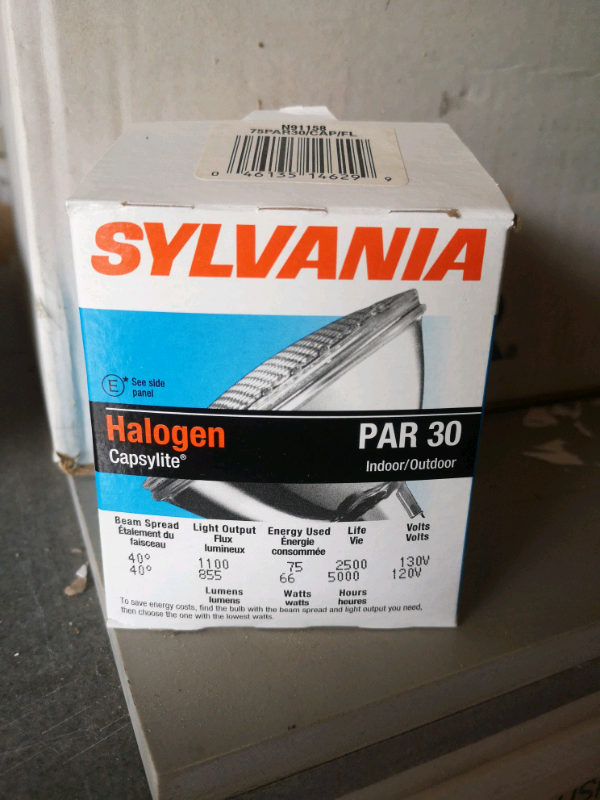 Sylvania halogen bulbs in Indoor Lighting & Fans in Brantford - Image 2