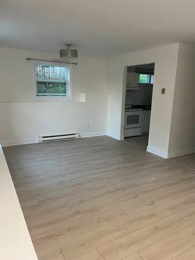 Two bedroom, recently reno’d apartment available in the heart of the North End. Apartment is located...
