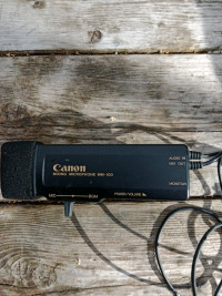 Canon Mixing Microphone Model MM-100, Uses 2 "AAA" Batteries