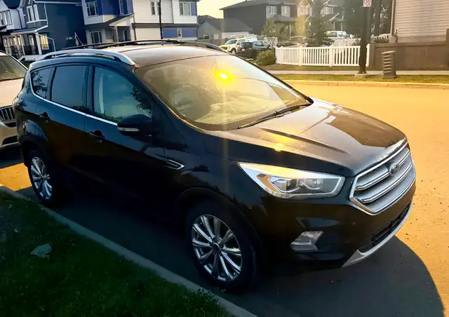 2017 Ford Escape EcoBoost 4WD Titanium569704971765043203